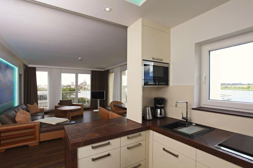 רוסטוק Hotel Warnow מראה חיצוני תמונה