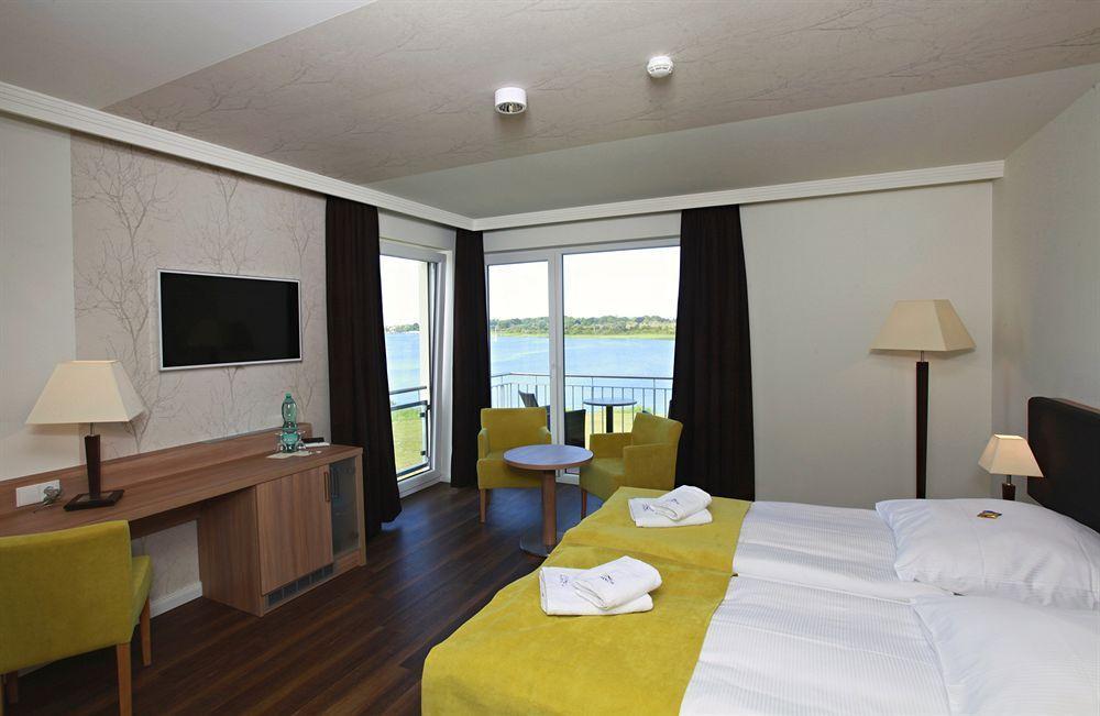 רוסטוק Hotel Warnow מראה חיצוני תמונה