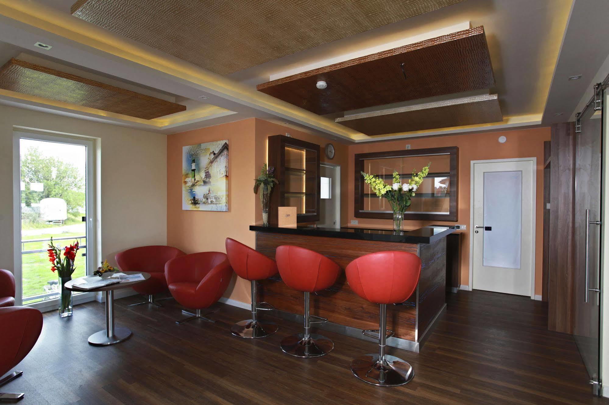 רוסטוק Hotel Warnow מראה חיצוני תמונה