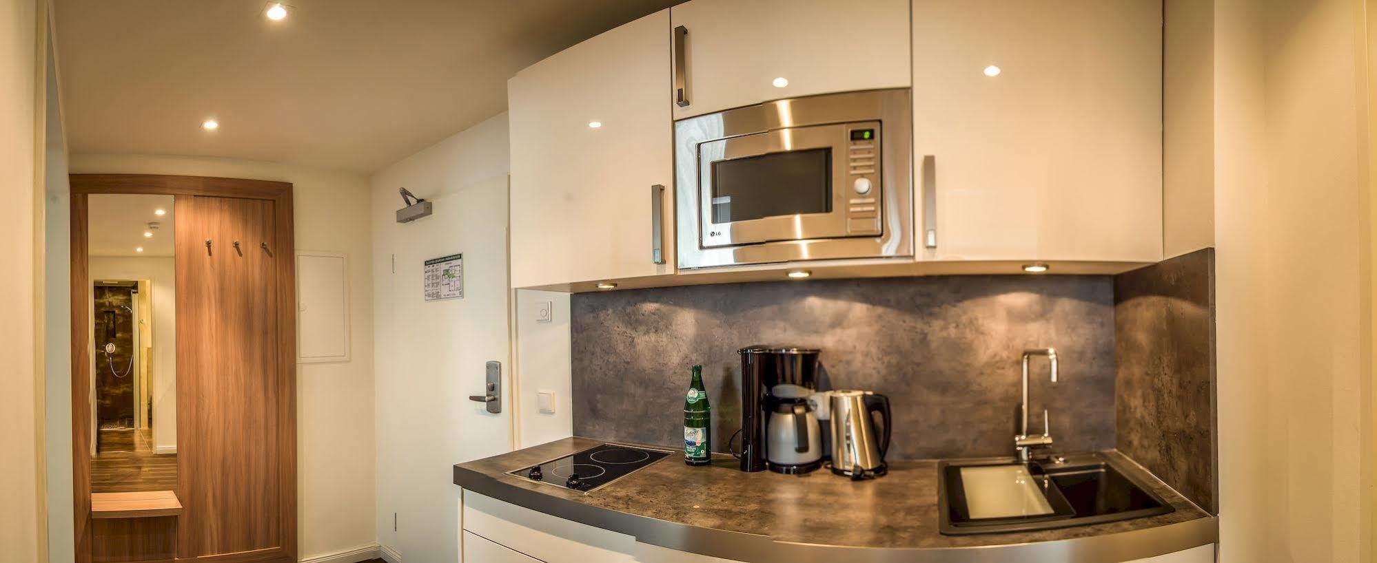 רוסטוק Hotel Warnow מראה חיצוני תמונה
